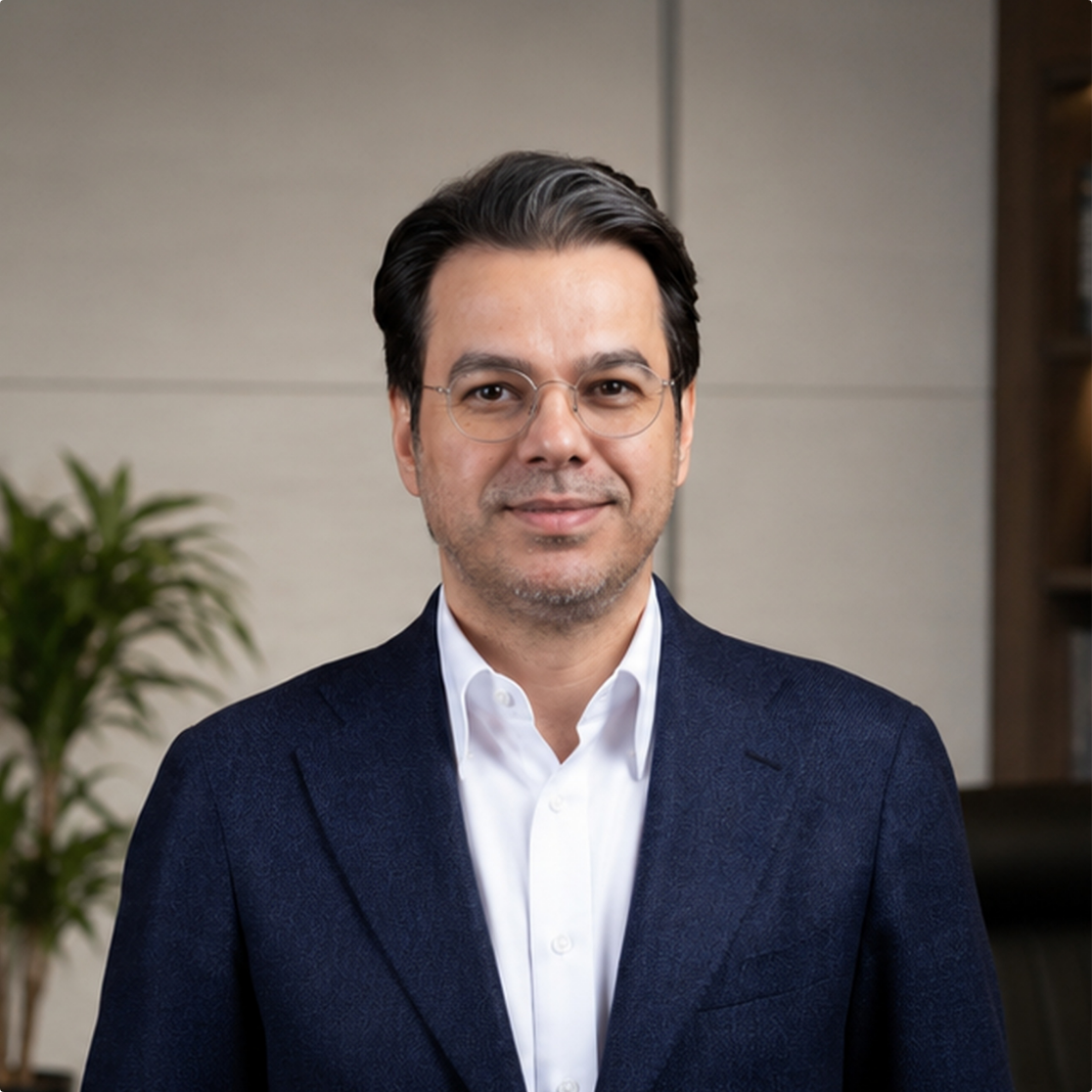 İbrahim Eren, Turkish Fuel Services (TFS) Yönetim Kurulu Başkanı olarak şirketin yönetim ve stratejik karar alma süreçlerinde görev yapıyor.